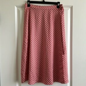 NWOT H&M wrap skirt. Super cute. Size US6.